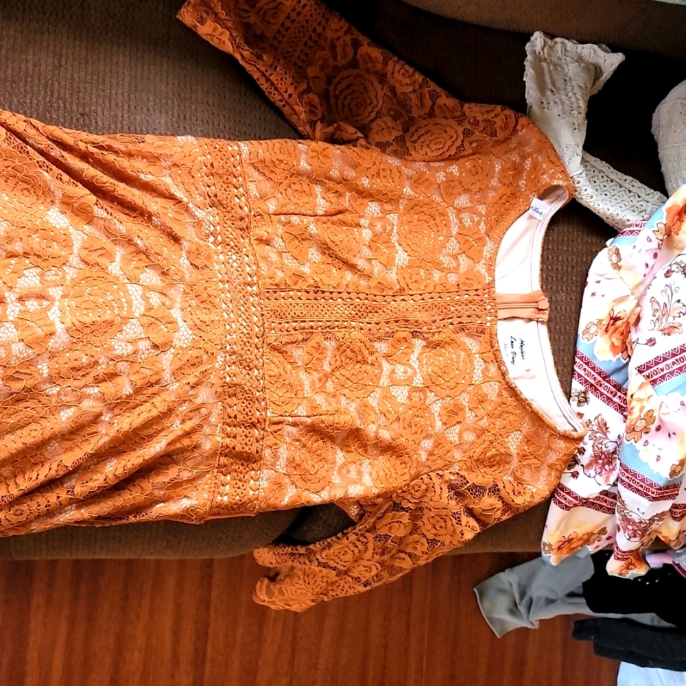 Twink lady mustard dress
